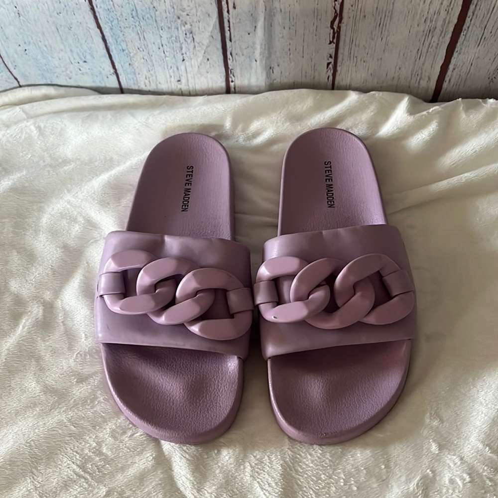 Steve Madden safe slides in lilac